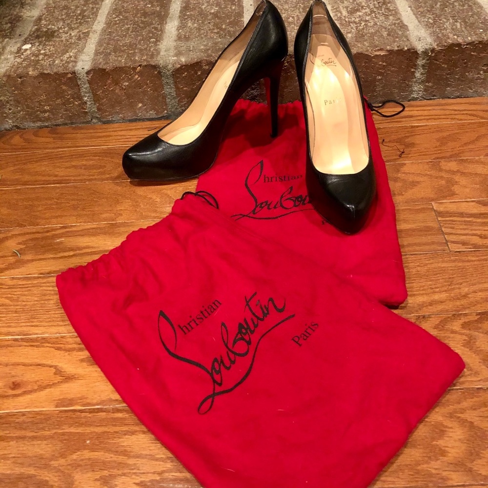 CHRISTIAN LOUBOUTIN HEEL RED BOTTOMS LIKE NEW
